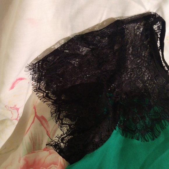 Blouse - Picture 2 of 3